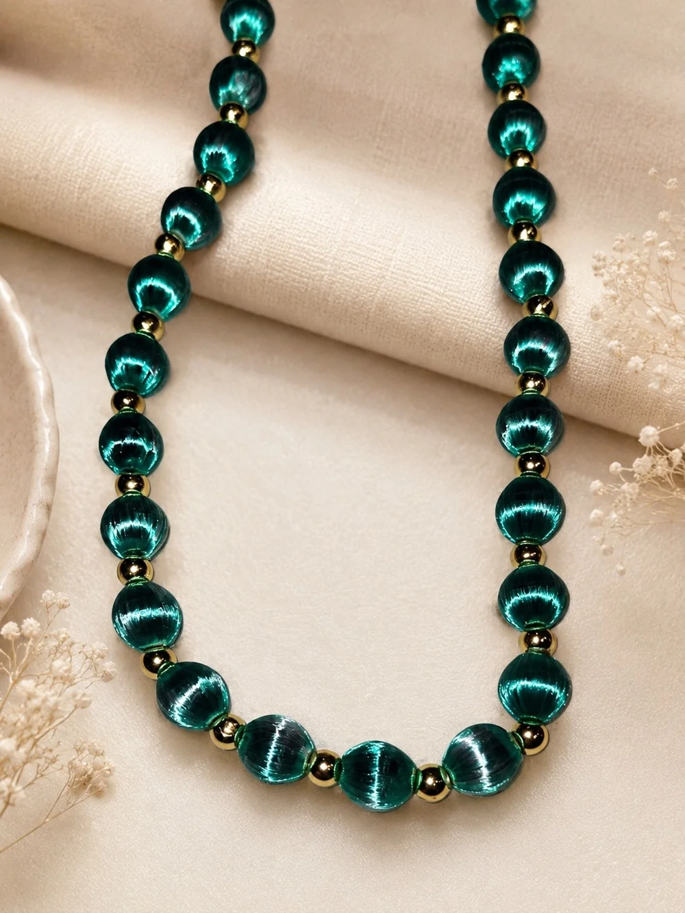 Emerald Green Beaded Necklace with Gold Accents